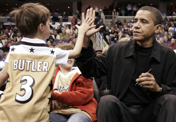 barack-obama-drinking-a-beer7.jpeg image