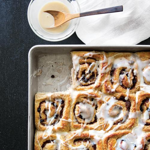 oh4397p75-cinnamon-rolls-dates