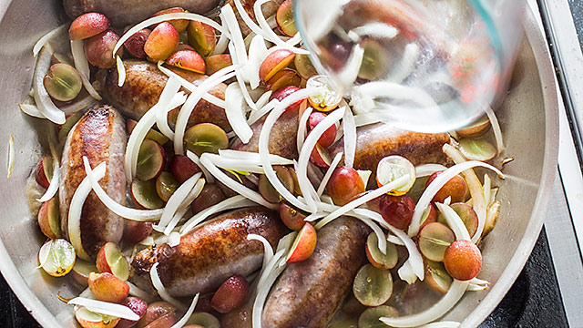 landing-16x9_sfs_italian_sausage_grapes_balsamic_vinegar-29